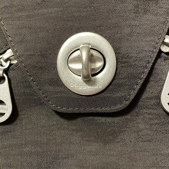 Baggallini ladies brown purse - Picture 2 of 14